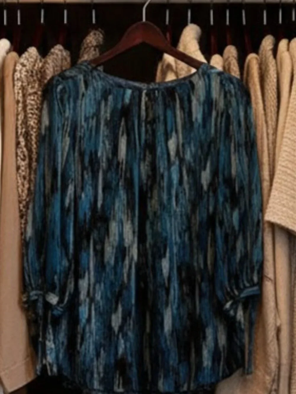 Pretty flowy Roz & Ali blouse - Picture 2 of 3